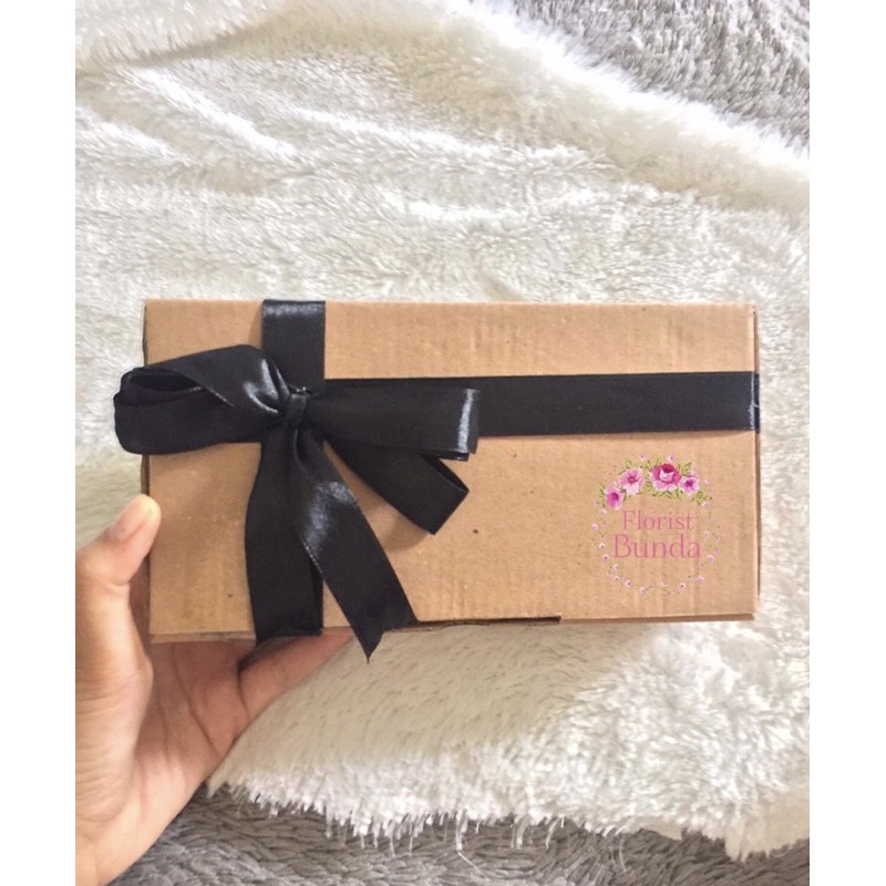

BOX GIFT KOTAK KADO COKLAT