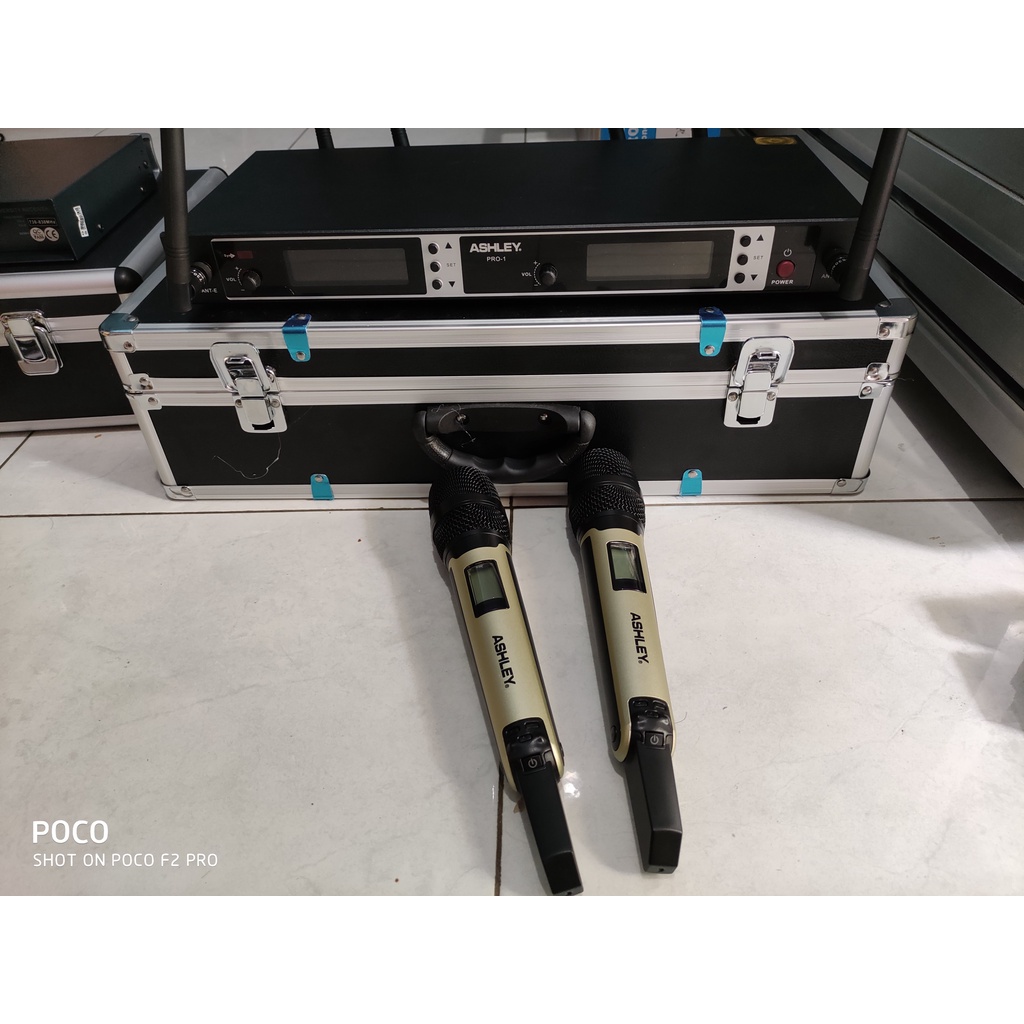 Mic Wireless Ashley PRO-1 PRO1 PRO 1 UHF 2 Mic Genggam Original + Koper Hardcase Garansi Resmi Ashle