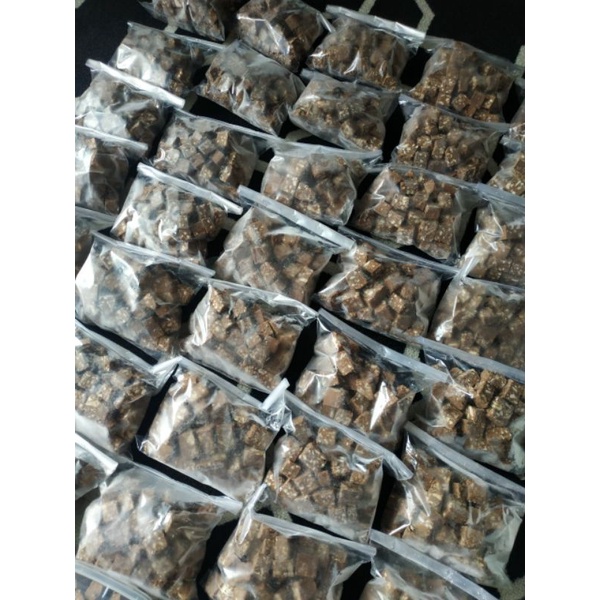 

COKLAT CAMPURAN HOMEMADE SQ+KITKAT+TOBLRONE+DARK 250GRAM