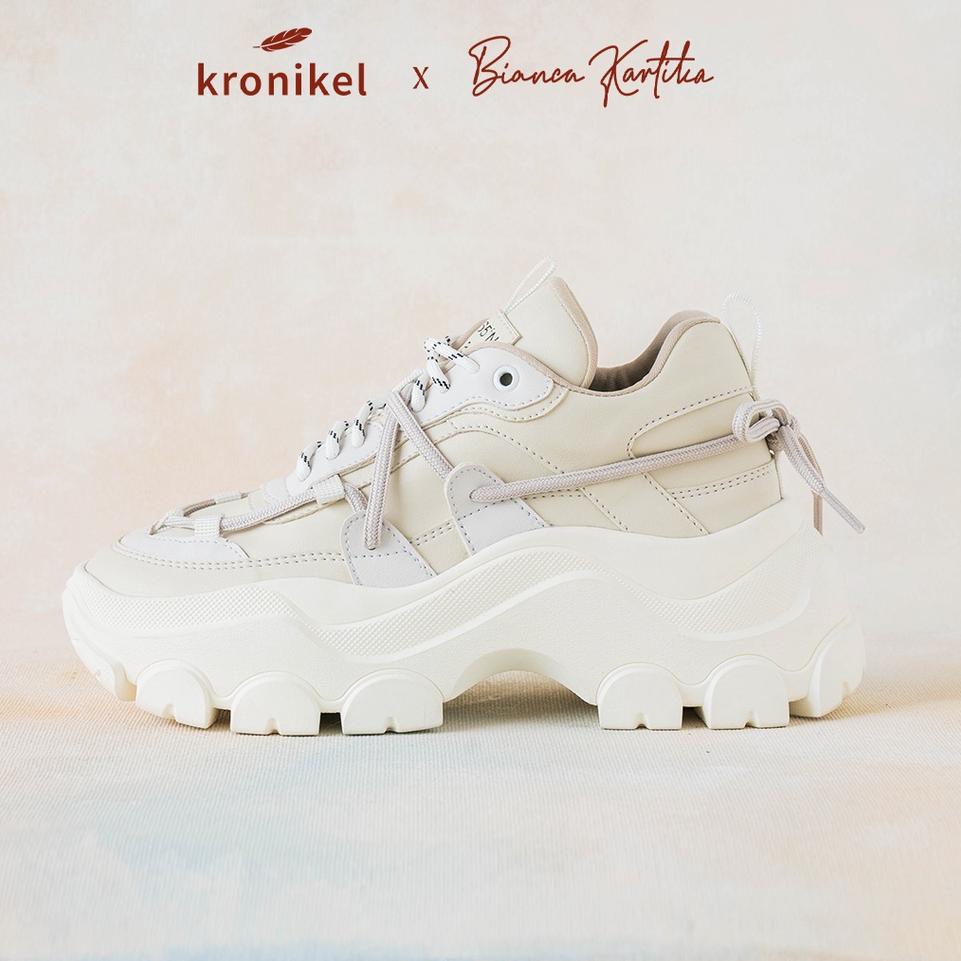 Menarik.. [PREMIUM LOKAL BRAND] KRONIKEL PROJECT x BIANCA KARTIKA // INSA - Ivory