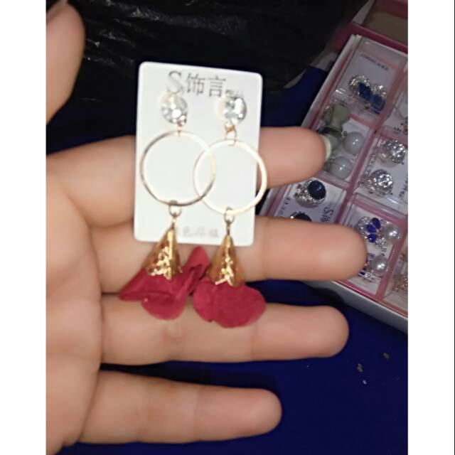 Anting bunga panjang Korea style
