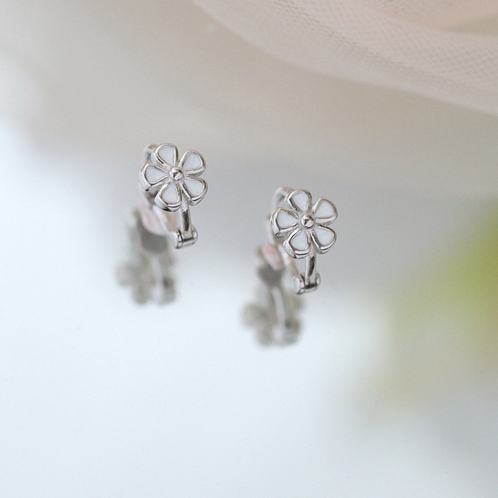 【COD Tangding】Anting Buckle Desain Daisy Gaya Retro Untuk Aksesoris Perhiasan