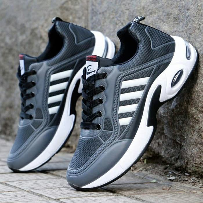 Sepatu pria sneakers model keren masa kini import