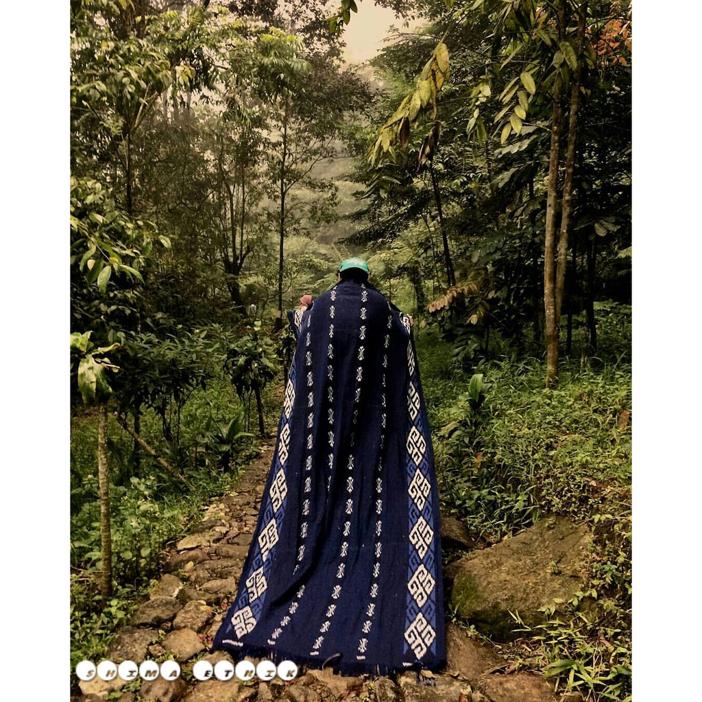 KAIN TENUN IKAT ANTIK TENUN JEPARA ETHNIC TORAJA SUMBA MAUMERE NTT ROTE TRADISIONAL