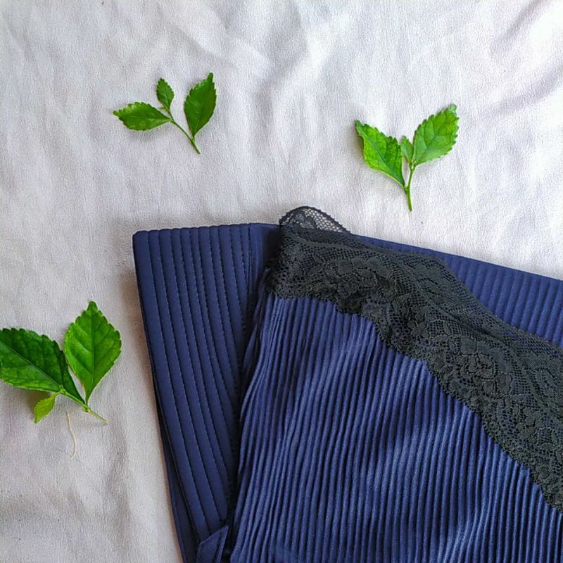 Hijab Kian Plisket Ped Kombinasi Renda Jilbab Instan Cantik Ukuran Sedang Khimar Jersey Terlaris-Navy