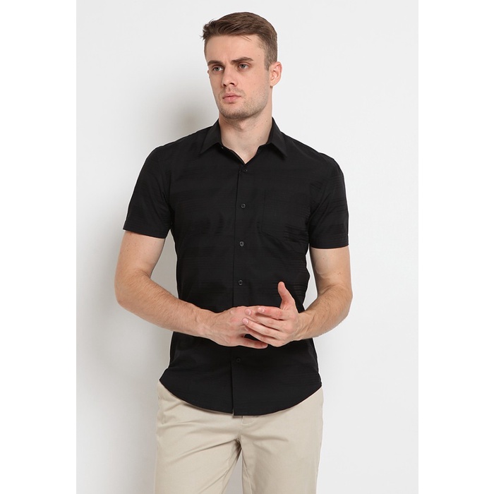 Kemeja pria The Executive Slim Fit Short Sleeve Shirt 1-SSIKCO220B298 Black - Black, 15.5 kemeja pri