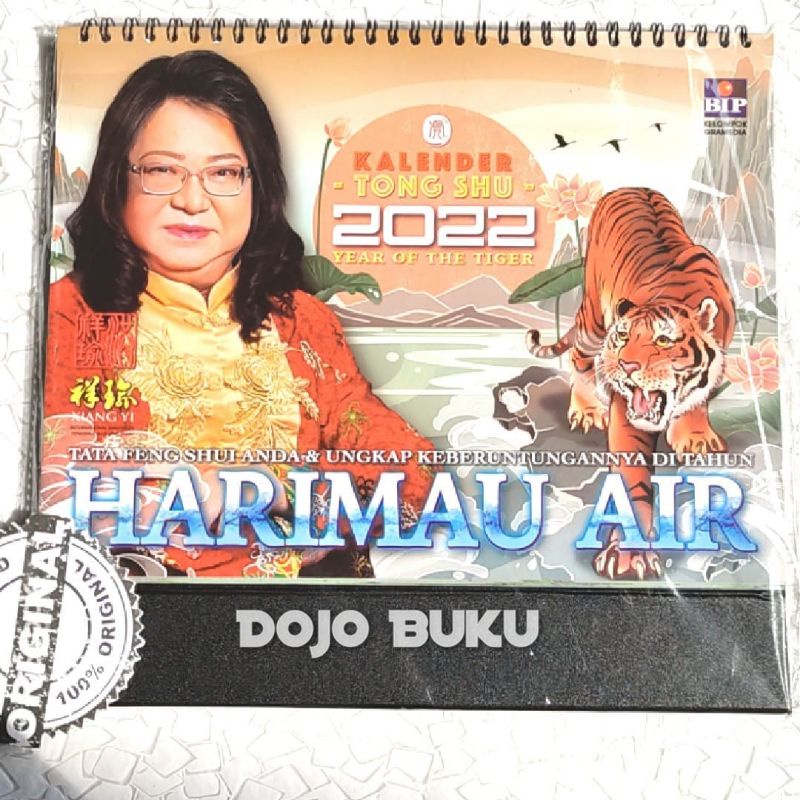 Buku Kalender Tong Shu 2022 Harimau Air by Adhi Pannacatta ( Xiang Yi