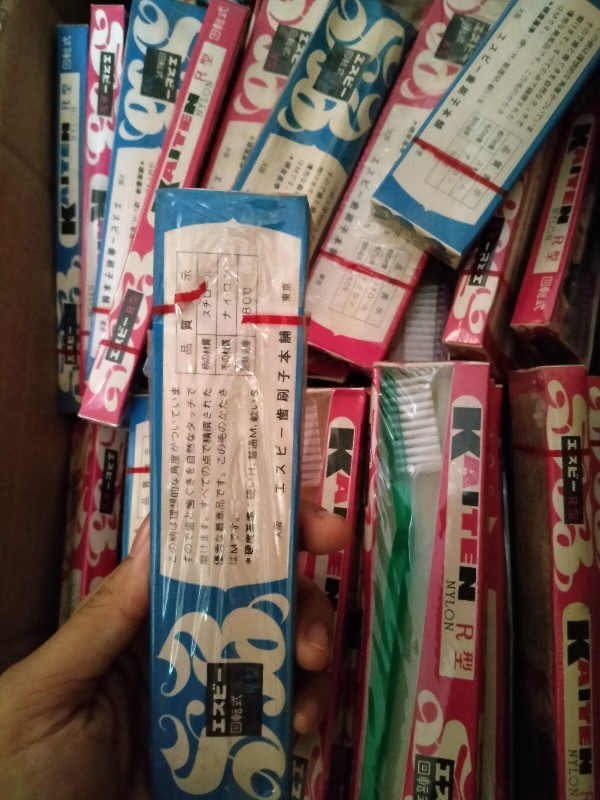 Sikat Gigi Kaiten R Nylon Warna