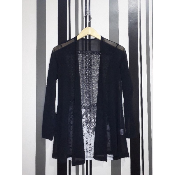 [IMP.] Cardigan Outer Hitam Polos Mix Putih Brukat Lengan Panjang - PTW42141