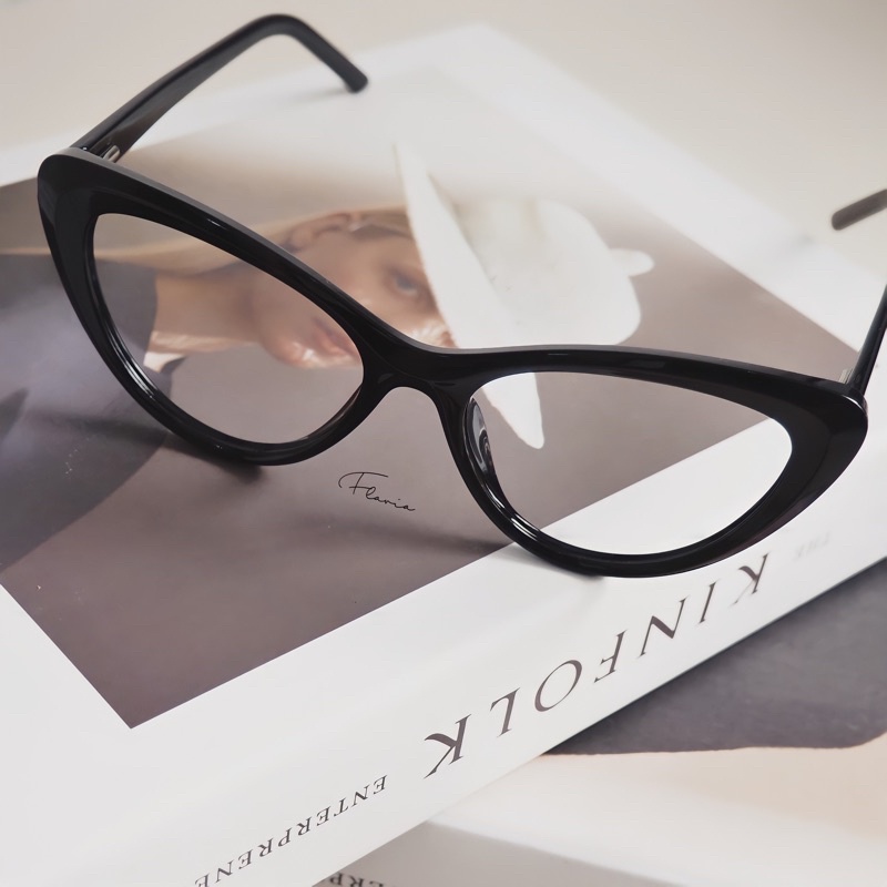 Flavia Eyewear - Kacamata Gaia (custom minus, photochromic, blueray, bluechromic dan photobrown)