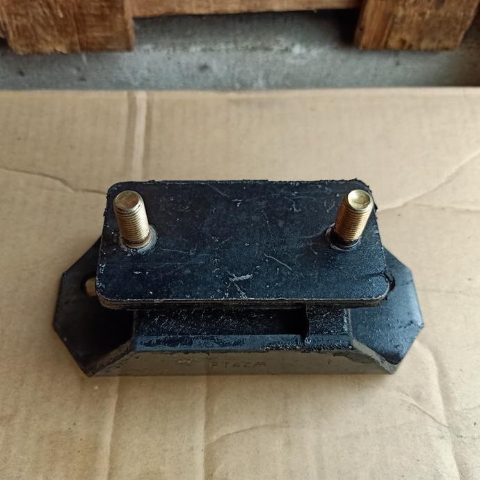 Transmisi Mounting Isuzu Panther 2.5 Original Lelangan