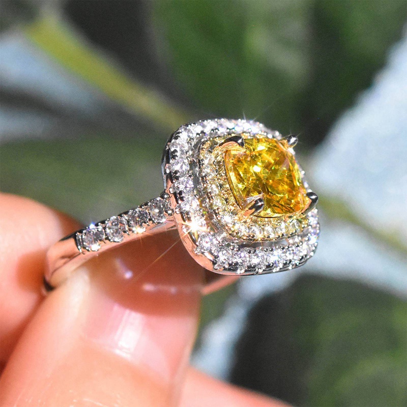 Cincin Moissanite Berlian Imitasi Bentuk Kotak Warna Kuning Kualitas Tinggi Untuk Wanita