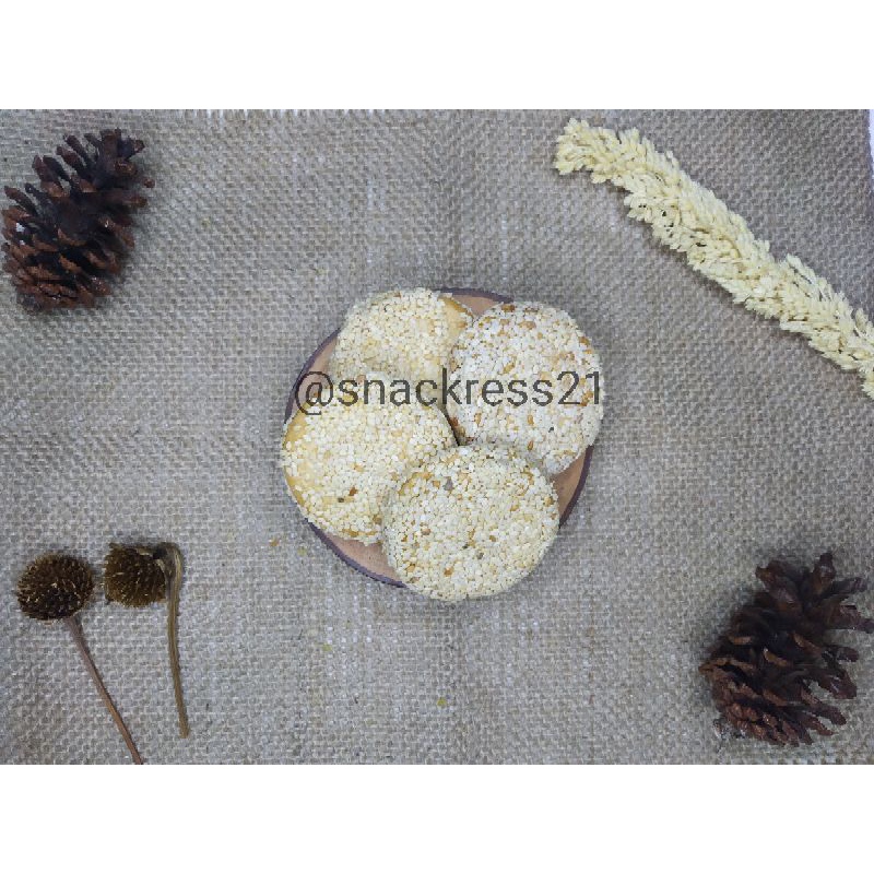 

MARIE BISKUIT LAPIS WIJEN (ISI 18 PCS)
