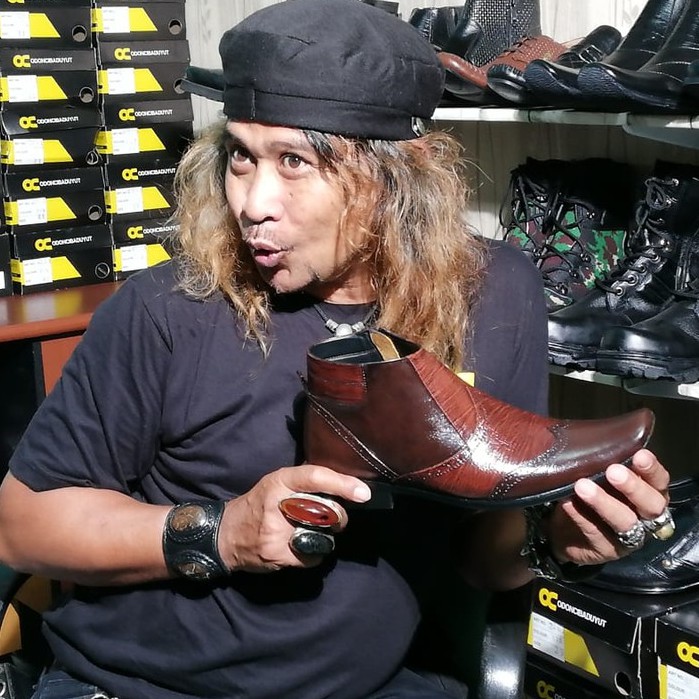 Sepatu Pria Raze Black ODON CIBADUYUT
