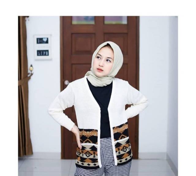 Etnica cardy wanita