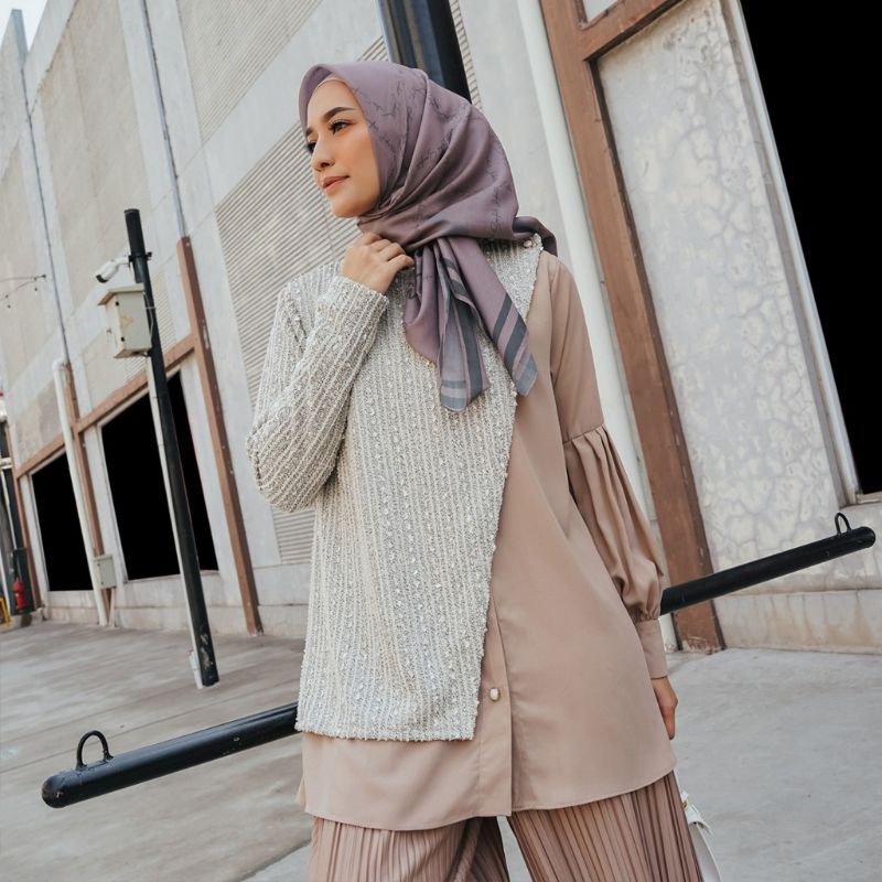 Crema Blouse Zaskia Sungkar Jakarta