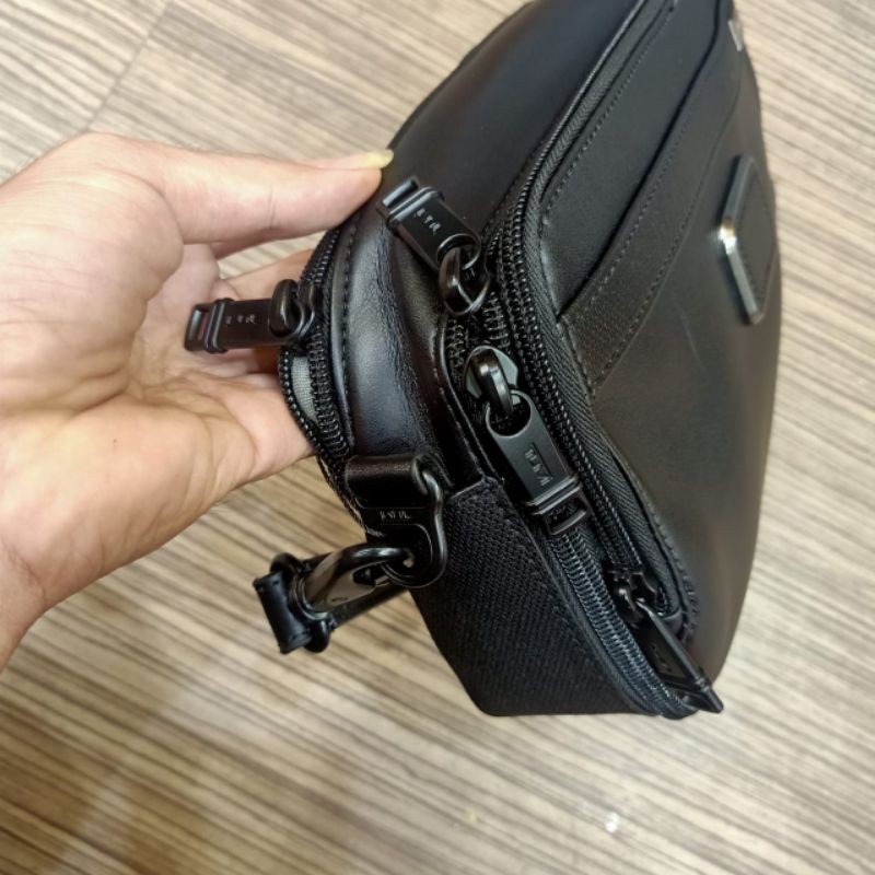 Handbag TUMI alpha Bravo 3 Leather Clutch Mirror Quality