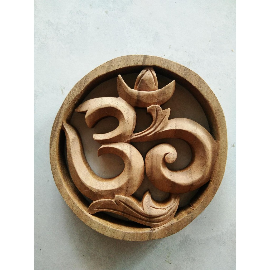Ukiran Bali Hiasan Dinding Omkara 15cm