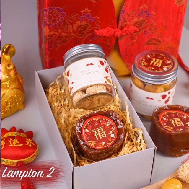 

Lampion 2 - cookies ( nastar / sagu keju / icing cookies / cookies imlek) dan dodol cinq