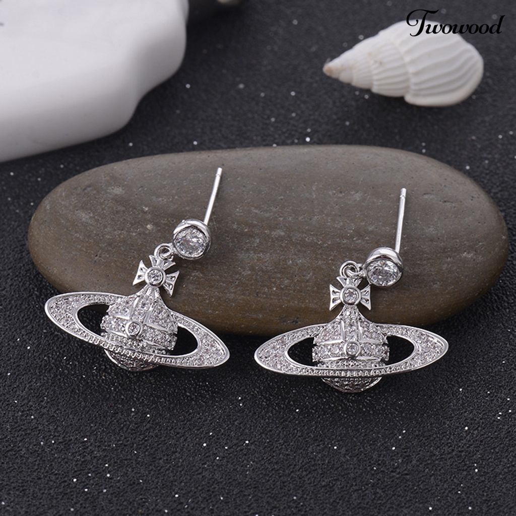 1 Pasang Anting Stud Liontin Planet Aksen Berlian Imitasi Untuk Kencan