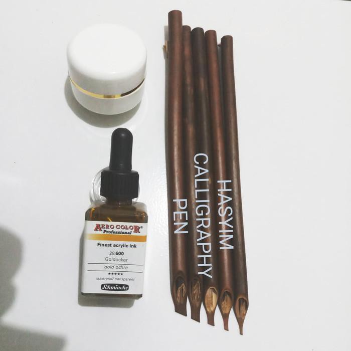 

Kaligrafi / Handam + Tinta Schmincke + Pot / Pena Kaligrafi / Qalam Khat / Resam - Gold Ochre Murah Meriah Ready