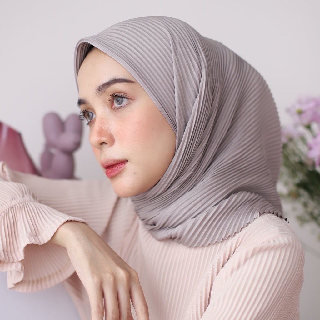 BELLA SQUARE PLISKET / HIJAB SEGIEMPAT PLISKET LIDI / JILBAB BELLA PLISKET / BELLA SQAURE PLEATED