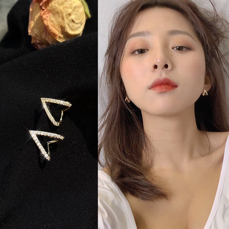 Anting Bentuk Hati Gaya Korea