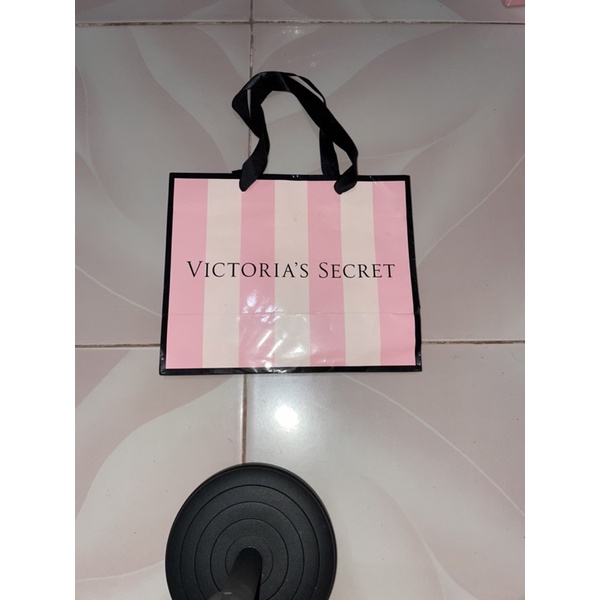 

paperbag victoria secret
