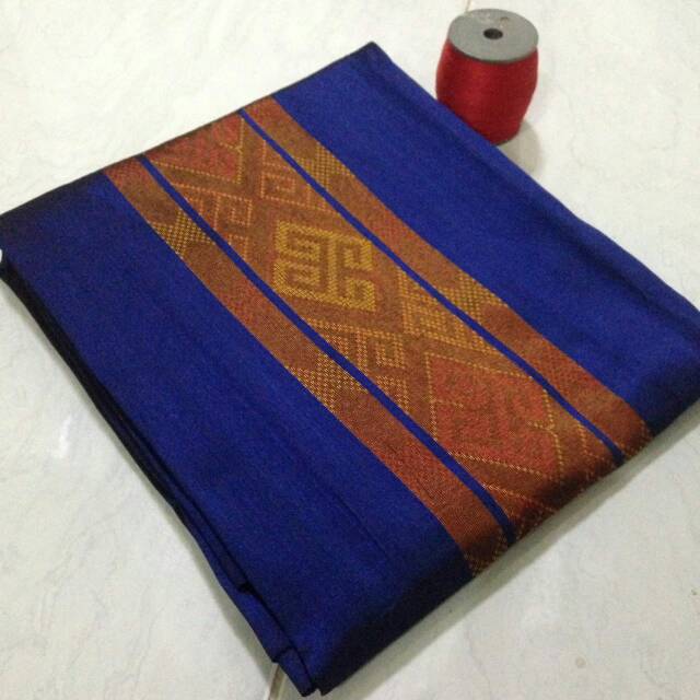 Kain Tenun Baron Motif Toraja