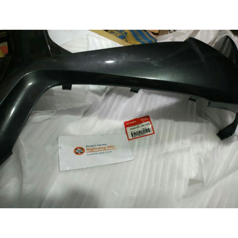 cover tebeng sayap kanan supra x 125 silver kode part 64400 kvl n01 afb