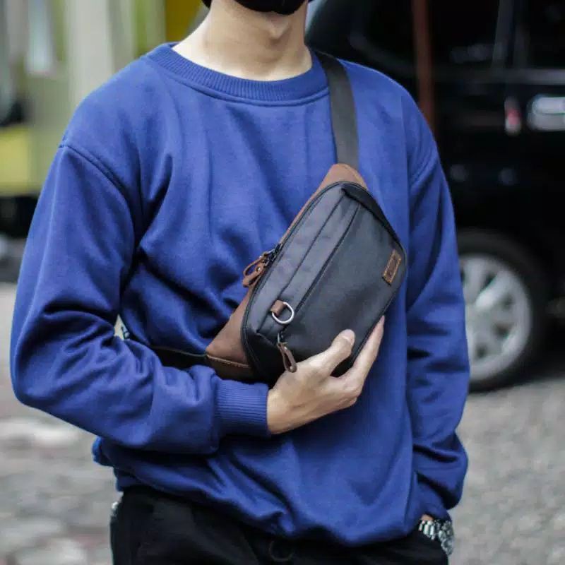 Waistbag/shoulderbag/Pusiill AM0.3 Hitam/ kulit asli dengan kombinasi courdura/pria &amp; wanita