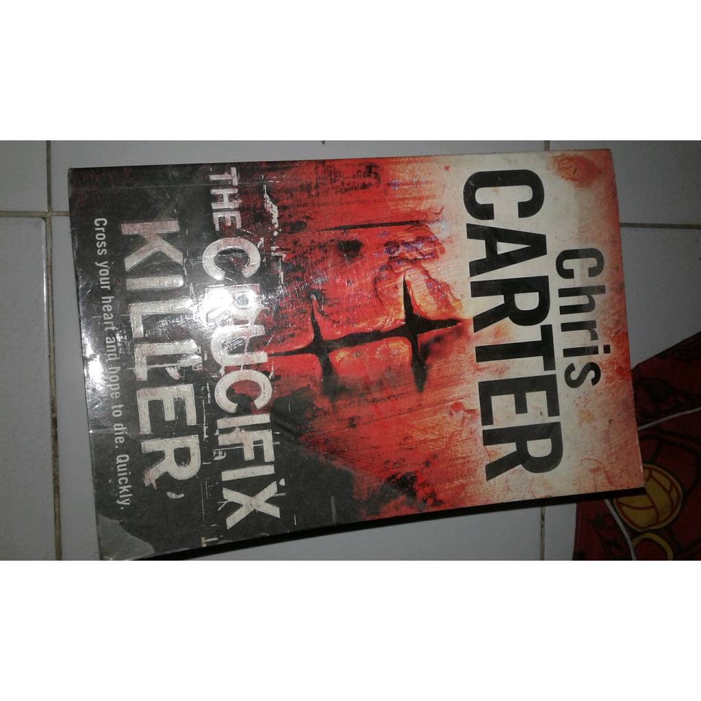 

Novel inggris THE CRUCIFIX KILLER