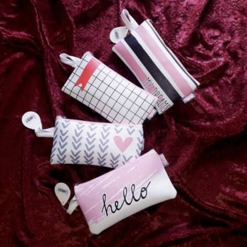 

Tempat pensil rumah warna