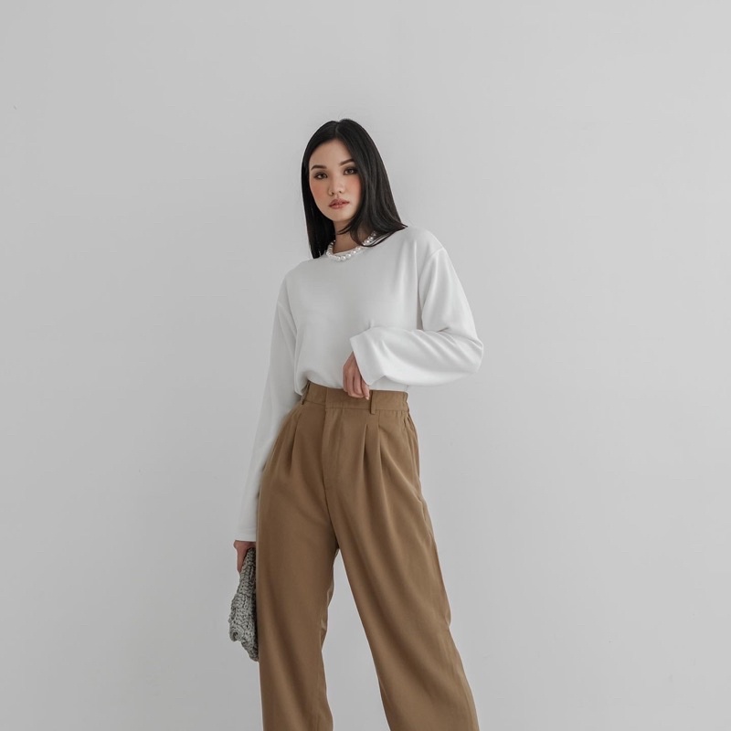 Beige Studio - Tavern Top / Atasan Lengan Panjang Wanita