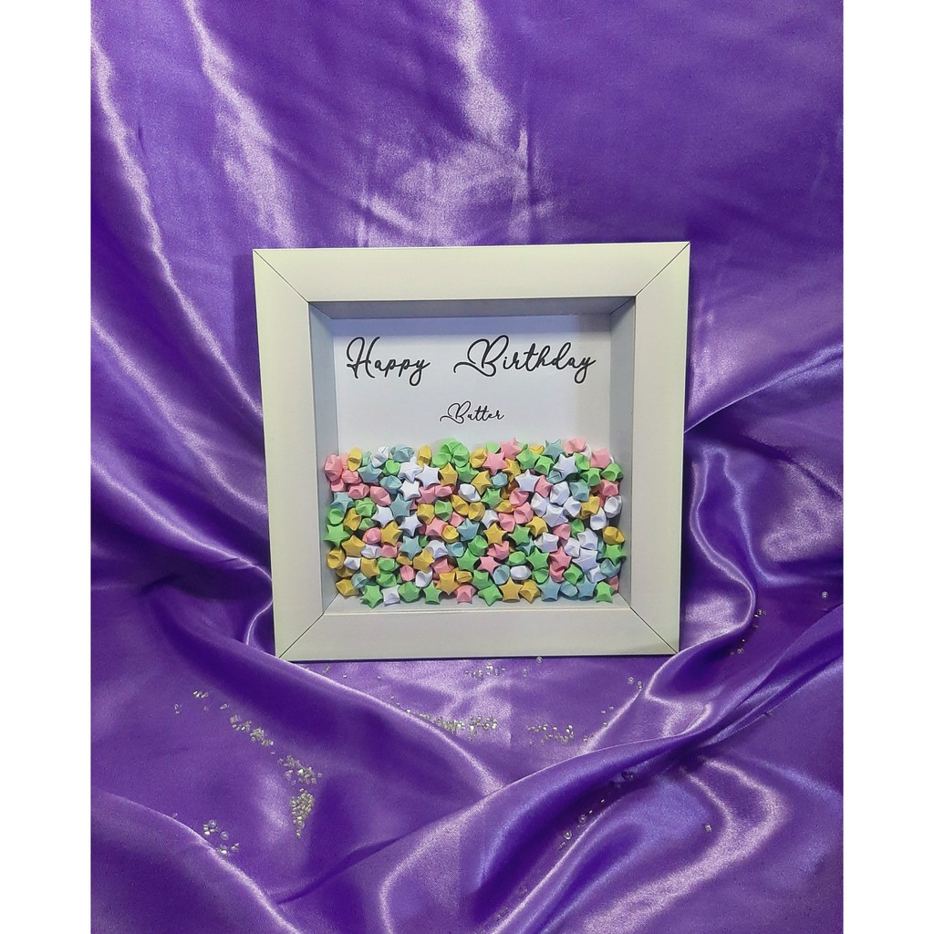 

Kado Pigura kertas bintang | kado wisuda | kado wedding | kado ulang tahun