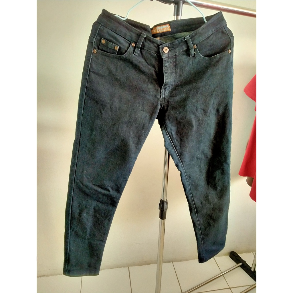 Celana panjang wanita jeans hitam merk Dual Jeans preloved
