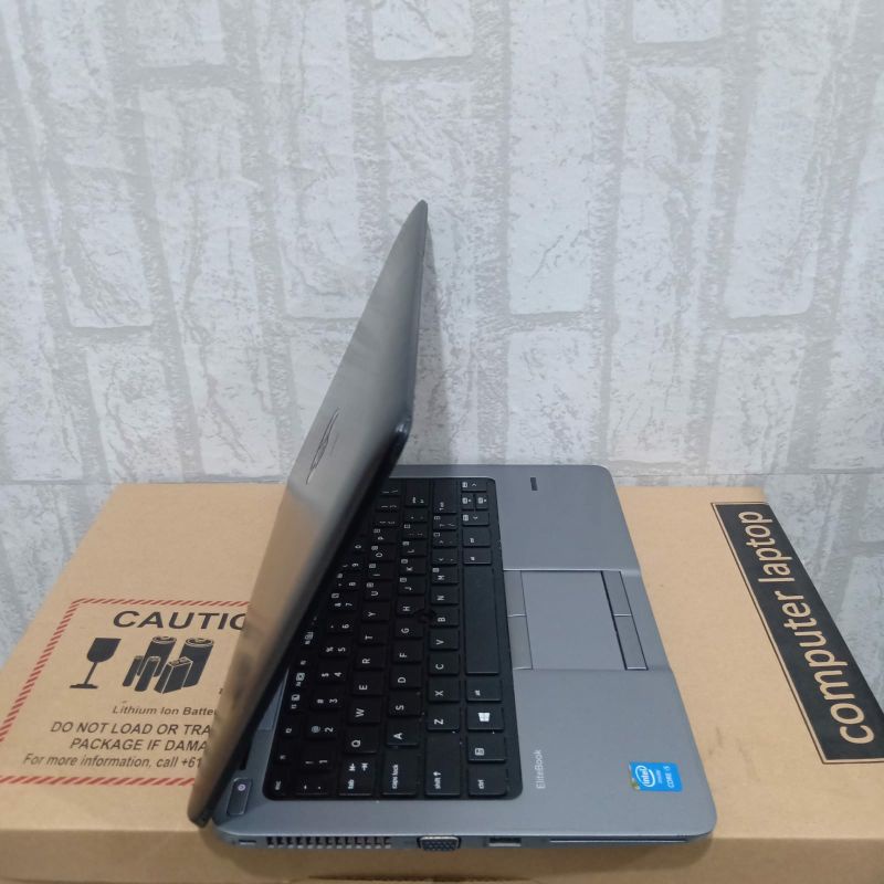 Laptop HP Elitbook 820 G1 Core i5-4200U Ram 4 GB / HDD 500Gb Layar sentuh (Touchscreen) intel HD graphic family