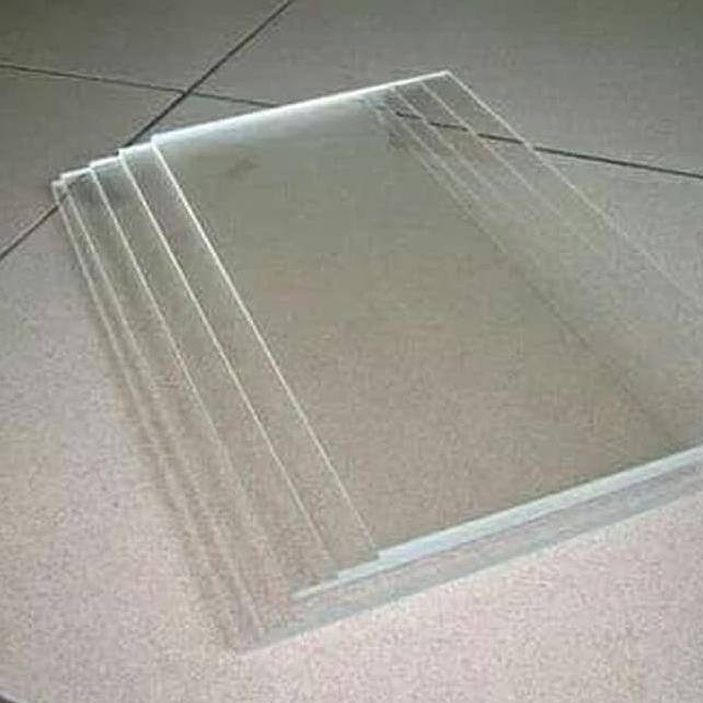 

Miliki Akrilik Acrylic Bening 2mm A2 size 42cmx60cm Lembaran Import .