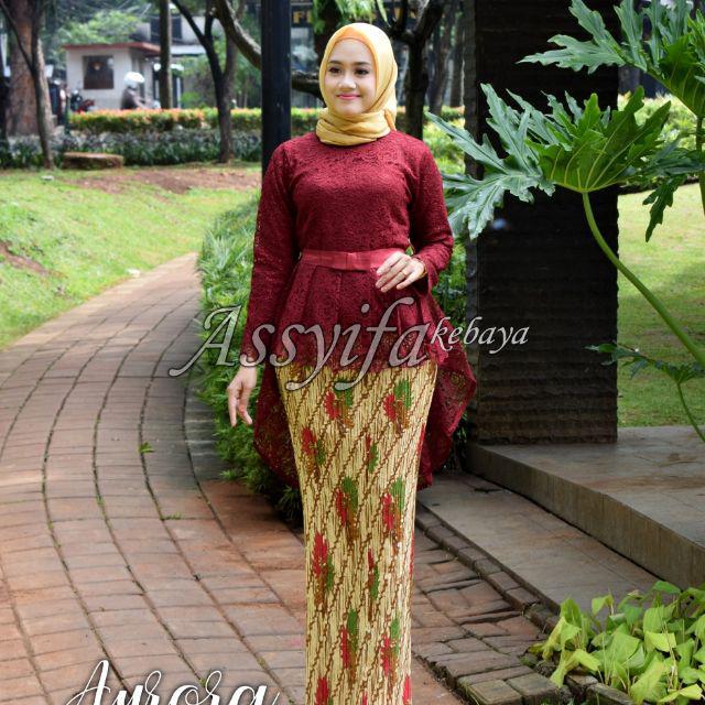 Kiranaol- Stelan kebaya brukat aurora/kebaya brukat pinguin/set kebaya brukat mix plisket panjang / Kebaya Wisuda / Kebaya Brukat Pesta / Kebaya Lamaran / Set Kebaya By Kiranaol-MAROON