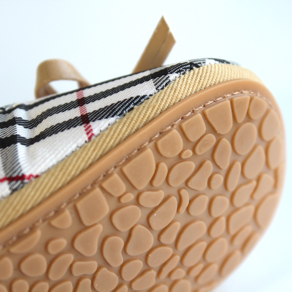 Sepatu Bayi Perempuan Import Premium Sepatu Baby Fashion Motif Burberry Sepatu Prewalker Anak Bayi Kualitas Premium Import Usia 0 - 18 Bulan