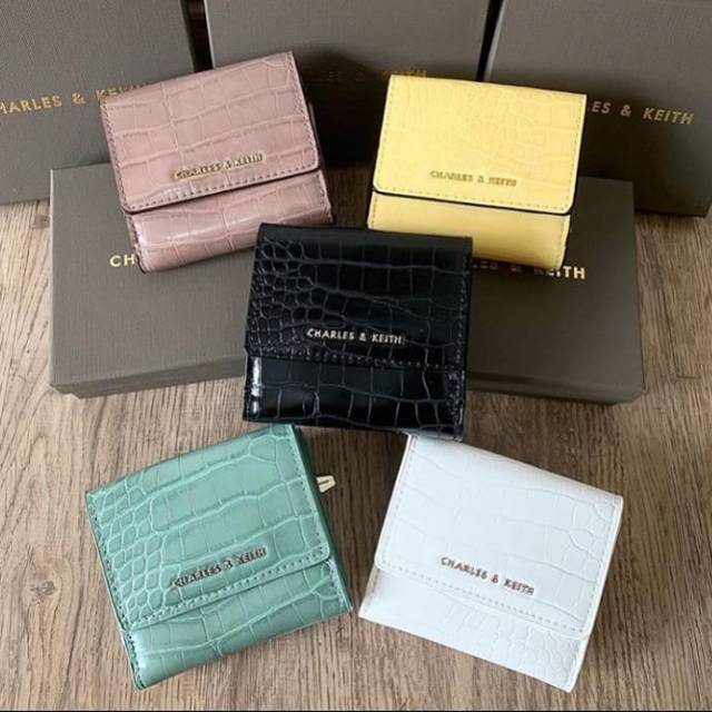 PROMI DOMPET  CHARLES  AND KEITH  CROC EFFECT FOLDED WALLET 