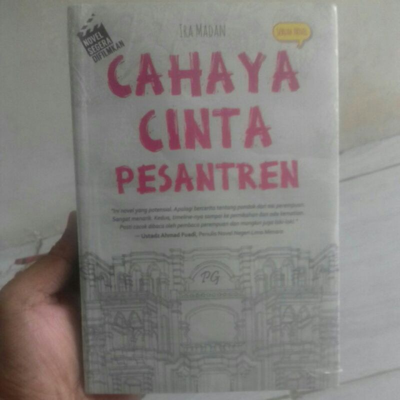 novel islami Cahaya cinta pesantren