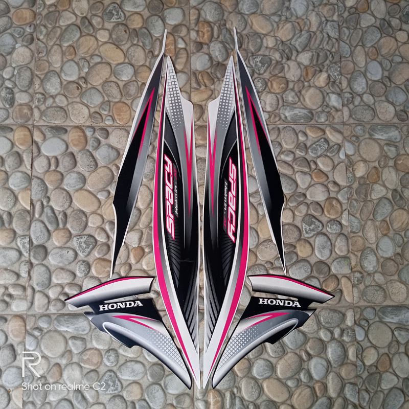 stiker striping motor Honda spacy 2012 putih pink