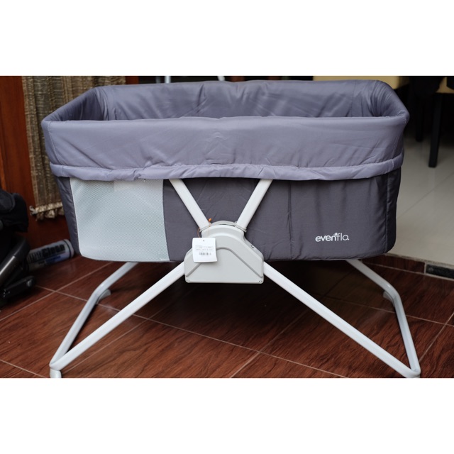 evenflo villi travel bassinet