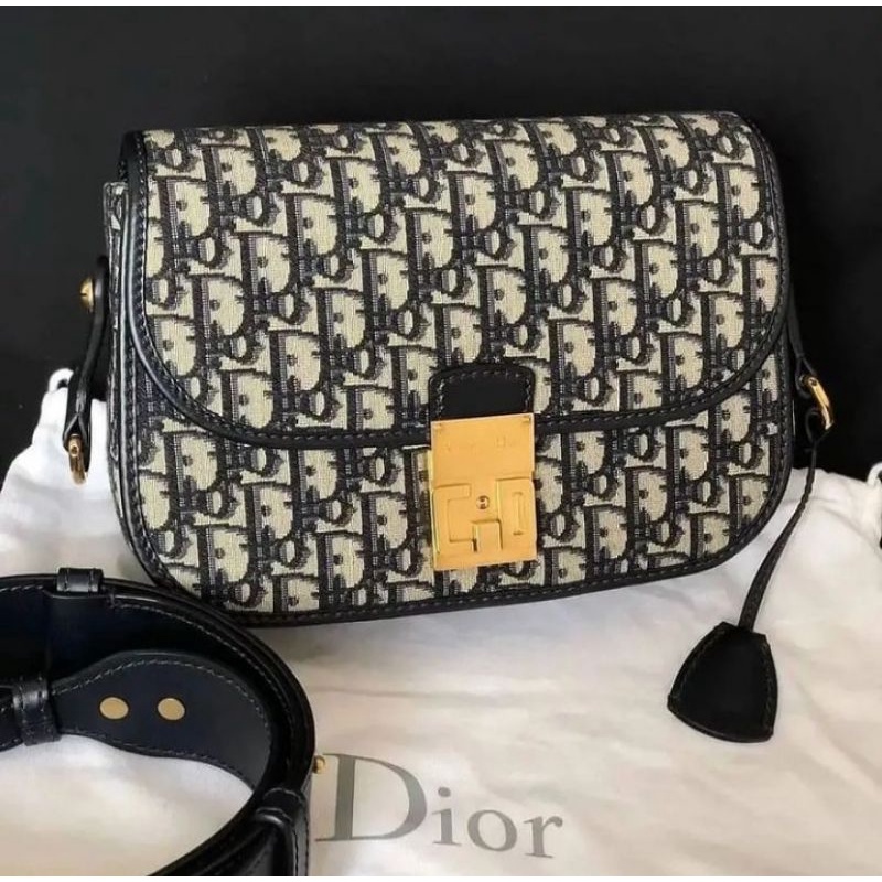 dior oblique flapbag