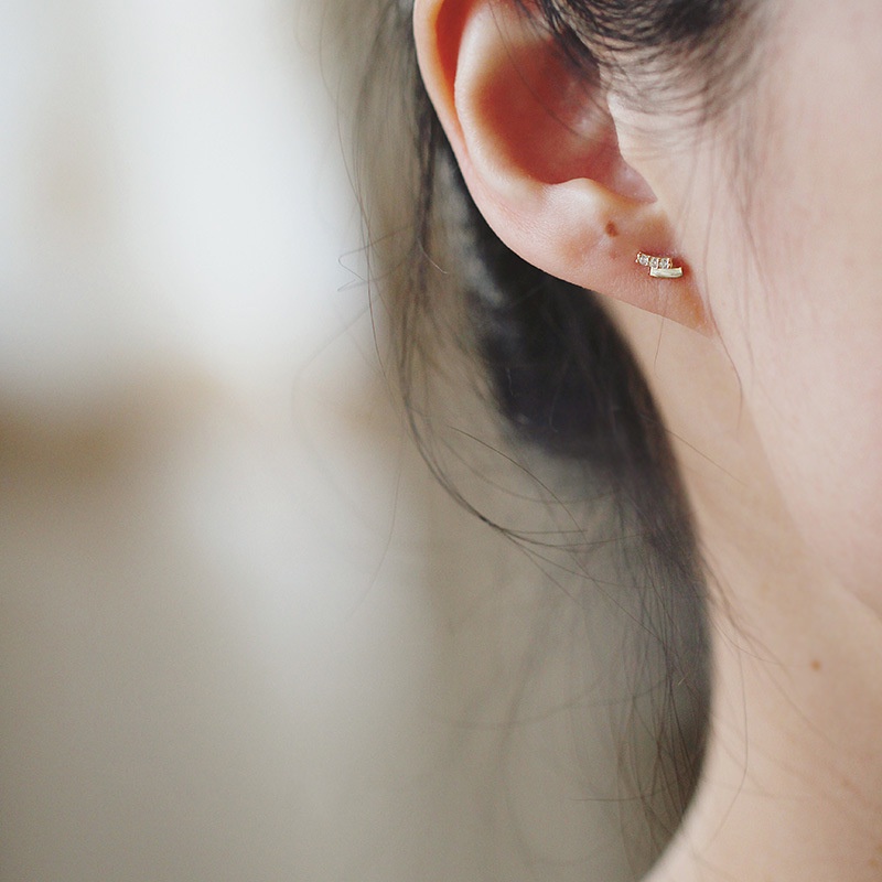 Anting Tusuk Sterling Silver 925 Desain Geometri Hias Kristal / Berlian Gaya Simple Untuk Wanita