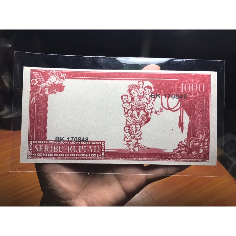 Uang Kuno Soekarno 1000 Rupiah Merah 1964 Langka Gendong Anak 7
