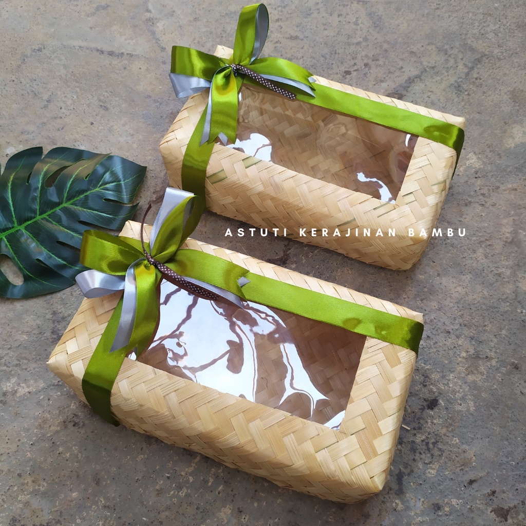 Sepasang Besek Persegi Panjang Natural Ukuran 30 x 15 Hias Mika Pita/Besek Unik/Besek Hias/Besek Wad