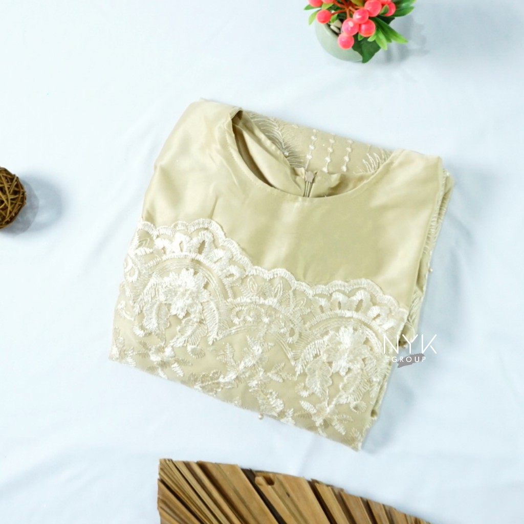 ADA JUMBO LENGKAP 8 WARNA || Dress Maxi Tille Mutiara Bordir 3D Sahita Aura Gown-Latte Standard