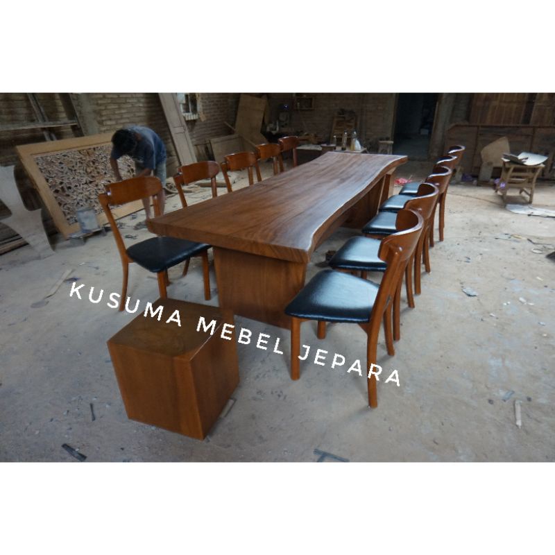 Set Meja Makan Kayu Trembesi (Panjang Meja 3 Meter)